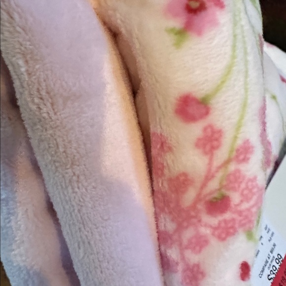 Laura Ashley Throws - Picture 9 of 12